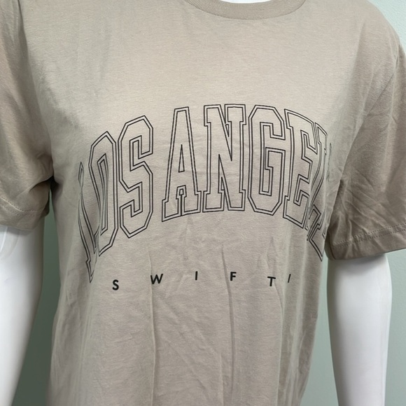 Los Angeles Swiftie Oversized Girl Tribe Tee Shirt Medium - Picture 2 of 4